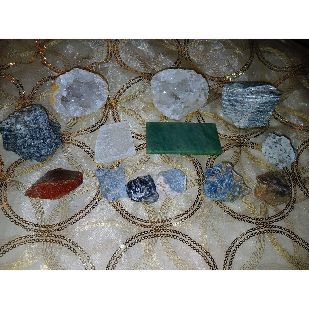 Assorted Rocks and Crystals Bundle - Picture 3 of 4